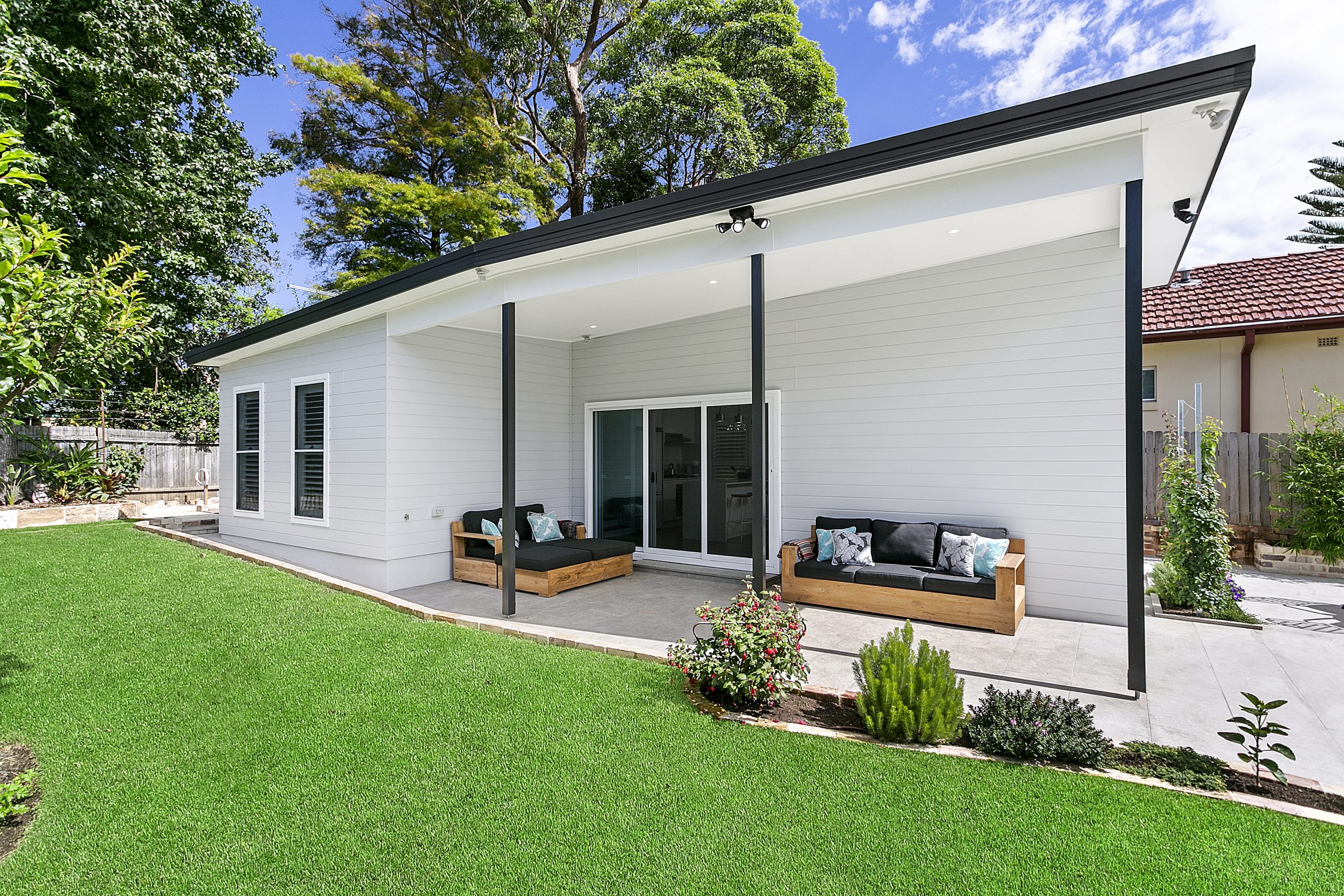 Beautiful outdoor patio of granny flat