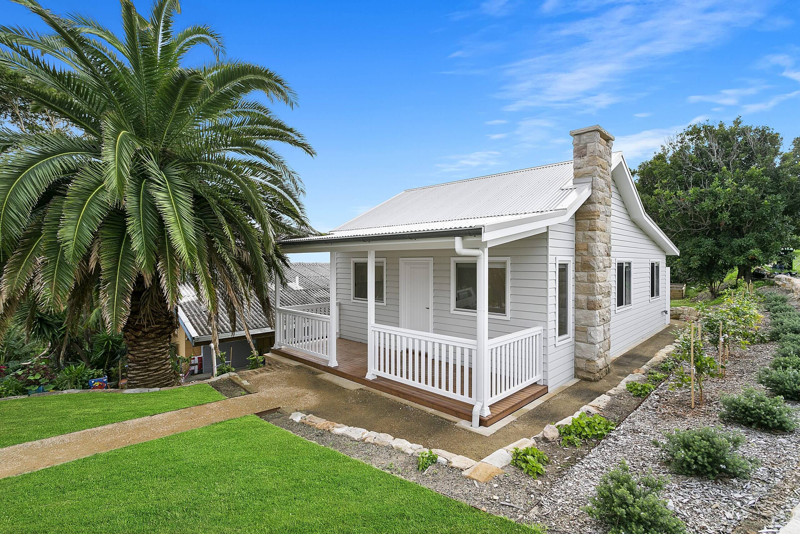 lifestyle pod with palm tree outside